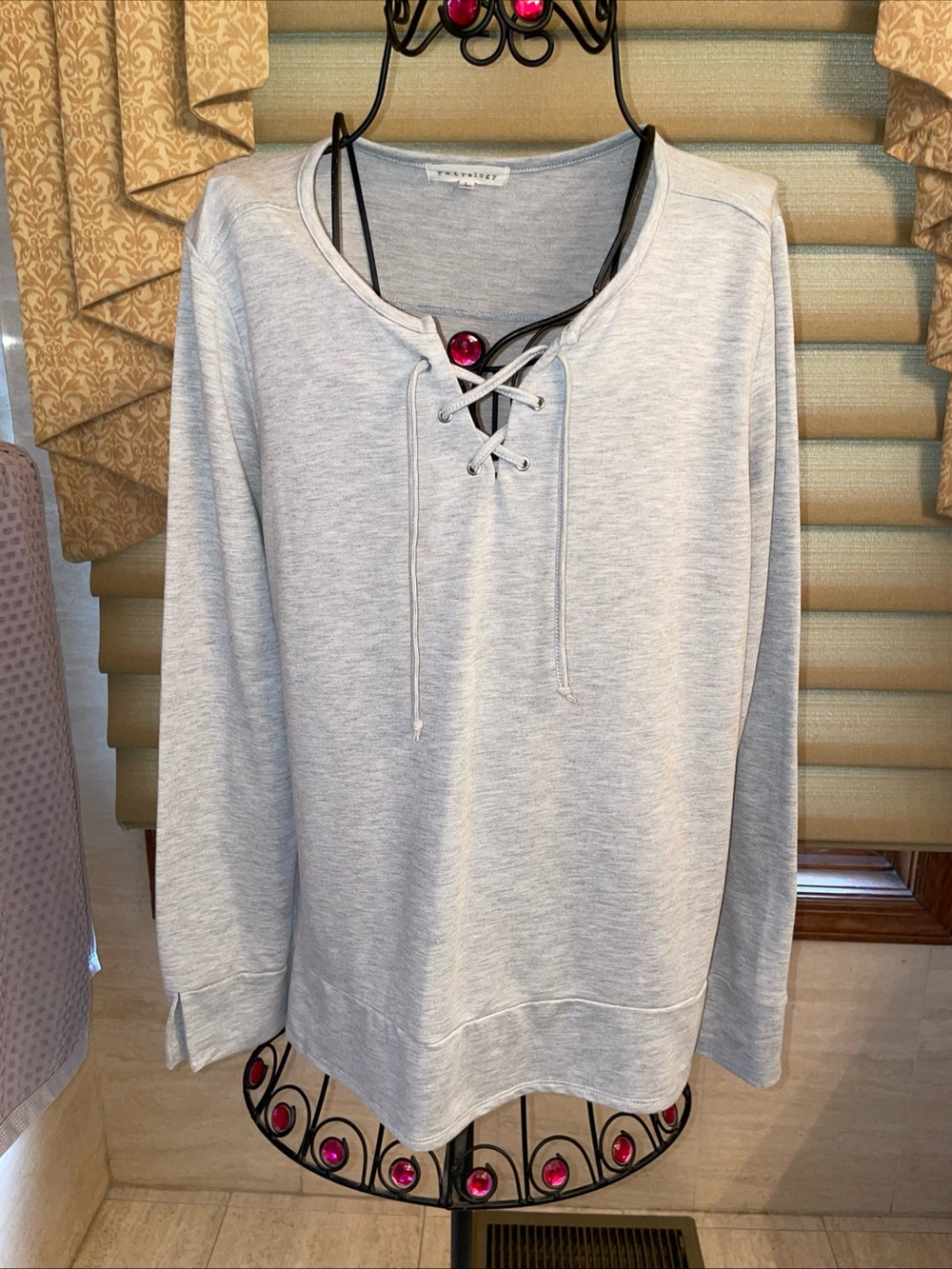 Retrology Heather Gray Lace-Up Round Neck Long Sleeve Stretchy Shirt Size Large